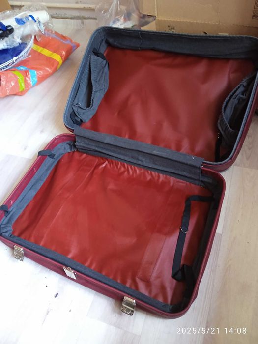 Чемодан в хорошем состояний