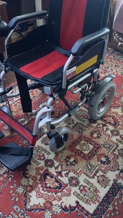 Инволидное кресло-коляска с электро приводом