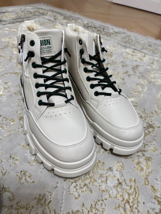 Ботинки новые 44-45