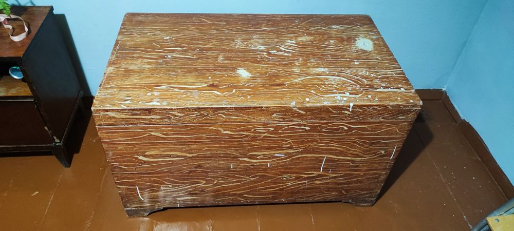 Продам старинный сундук