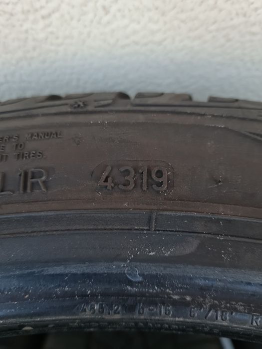 Зимни гуми 4 броя GOODYEAR UltraGrip 245 40 R19 дот 4319