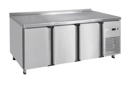 Продам холодильники.