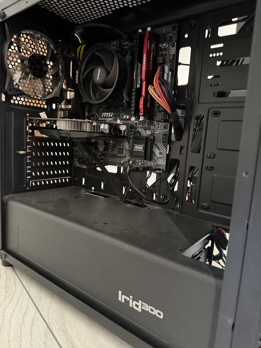 Vand pc de gaming usor sau office