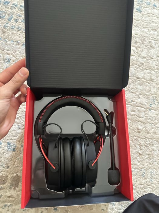Наушники HyperX Cloud Alpha Wired Gaming Headset  в идеальном состояни