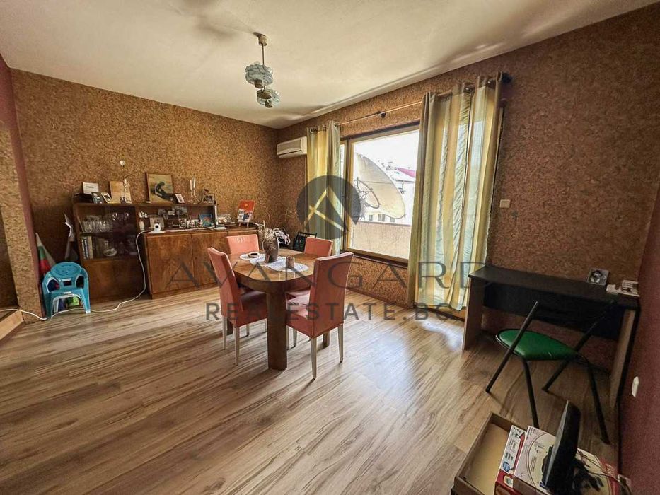 оф.23070 Просторен тристаен/ Каменица 1