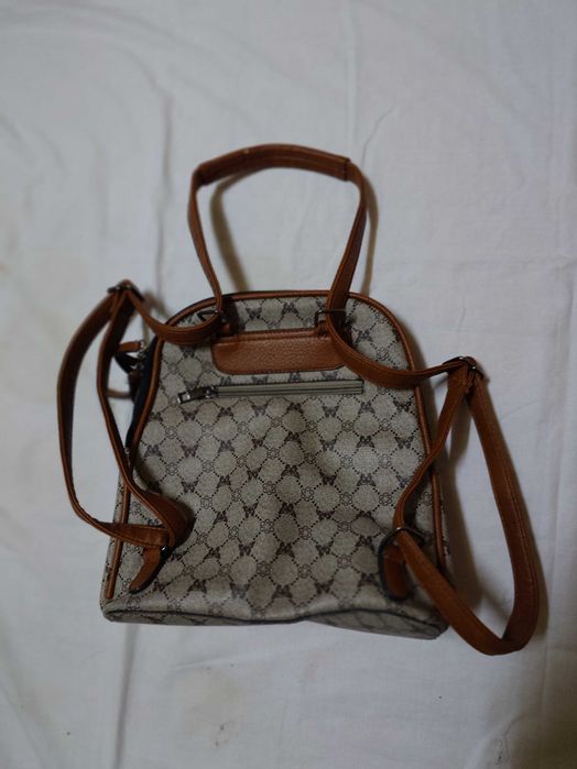 Rucsac fete in stare foarte bună