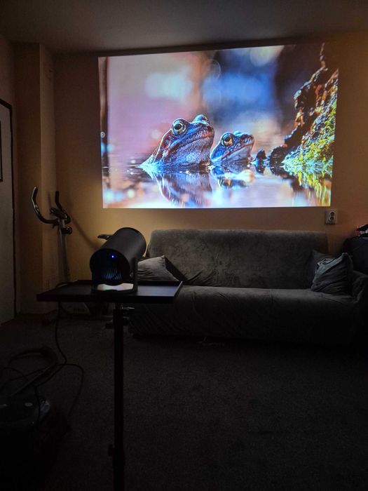 3 броя мини проектора с wifi i android.