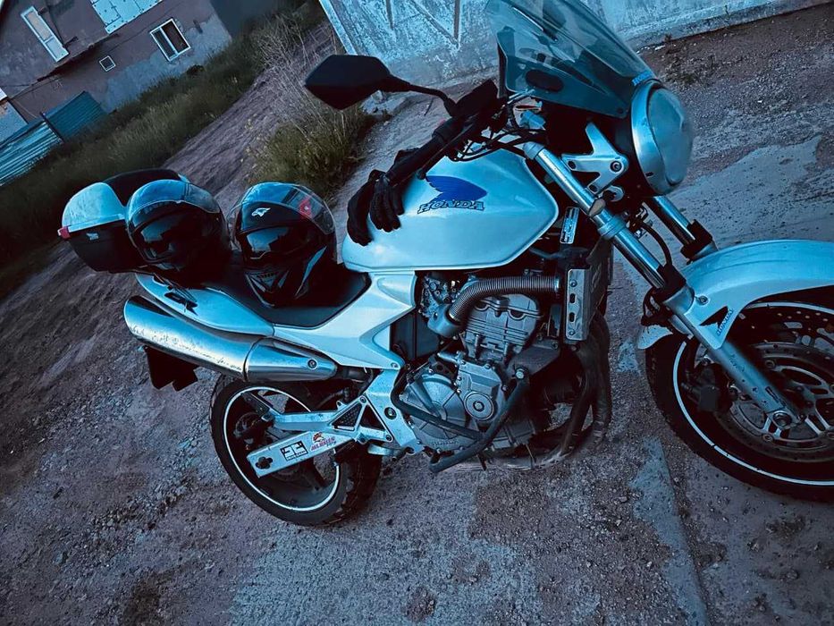 Мотоцикл Honda CB-600 HORNET