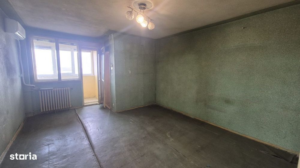 Garsoniera De renovat- An 1978 - Metrou - Costin Georgian