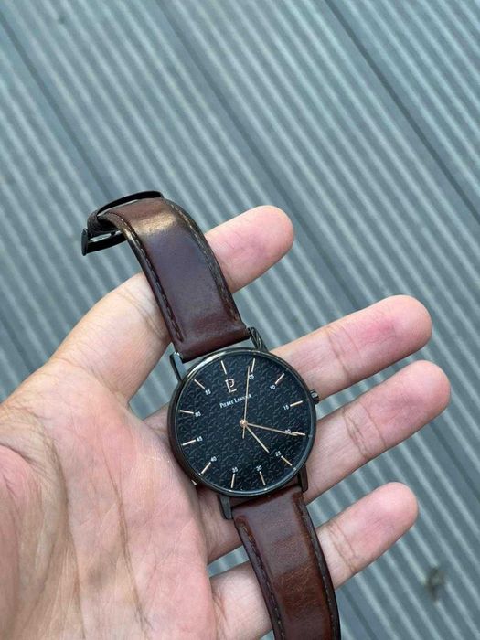 Продам оригинальные часы  Pierre Lannier