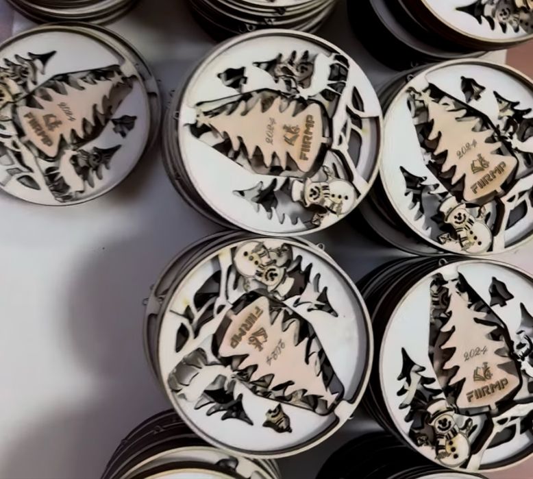 Gravare de produse si debitare.