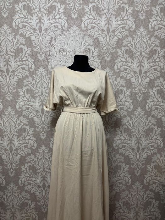 Продам платья пару раз одетые