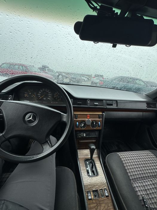Продам мерседес W124 220