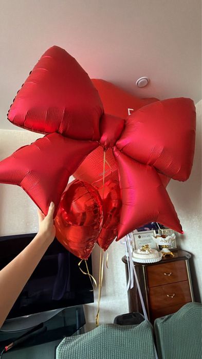 Продам шары с букетом роз