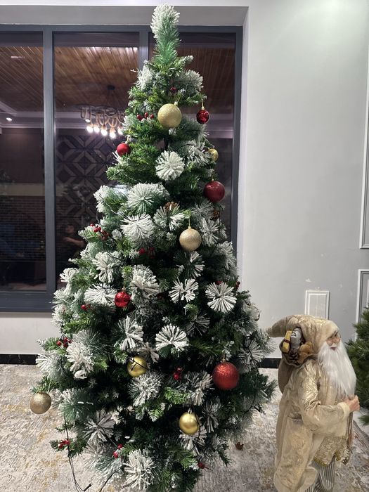 Ёлка почти новая