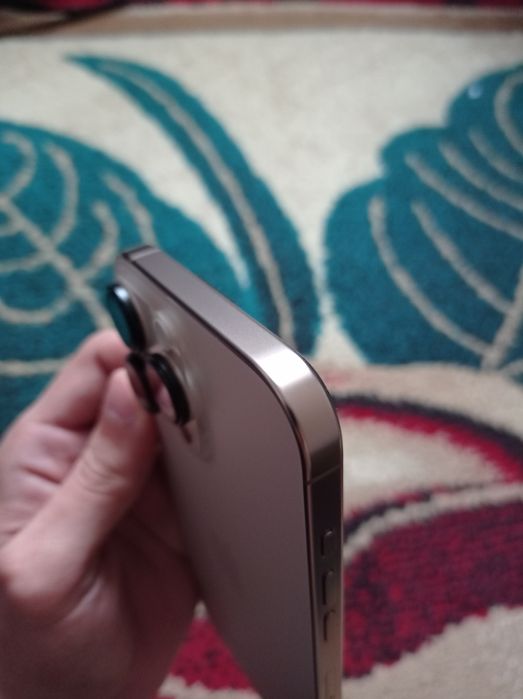 Iphone 16 pro max sotiladi holati ideal 1 qul uzim ishlatganman