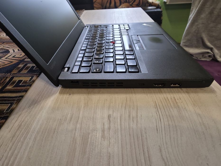 Продавам лаптоп Леново