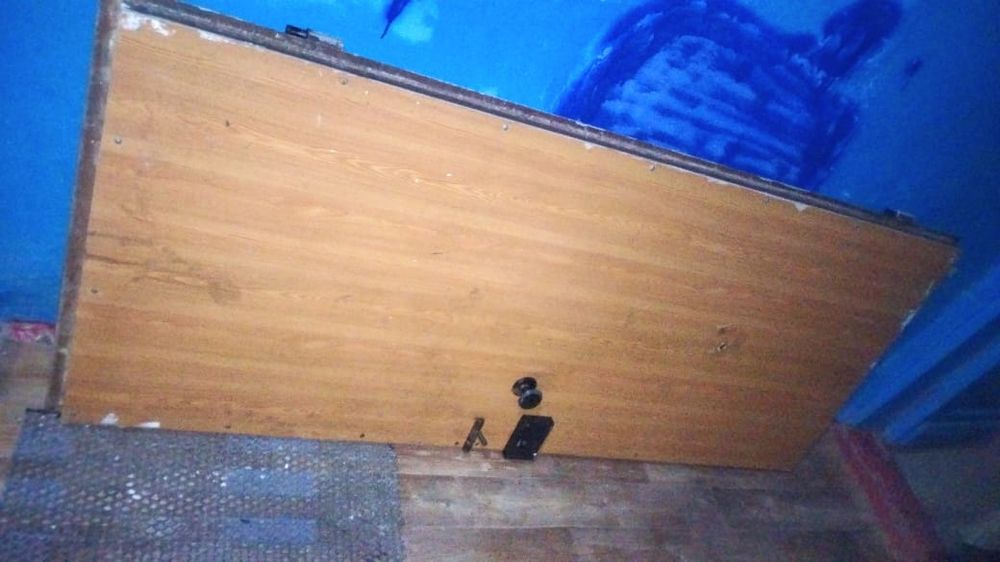 Продам железную дверь