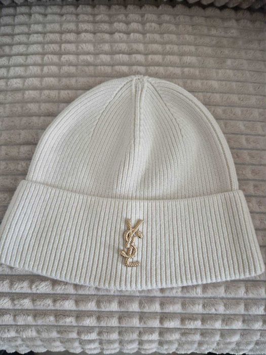 зимна шапка сен лоран дамска нова ,ysl,Saint Laurent