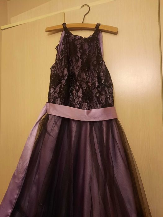 Vând rochii elegante pentru evenimente