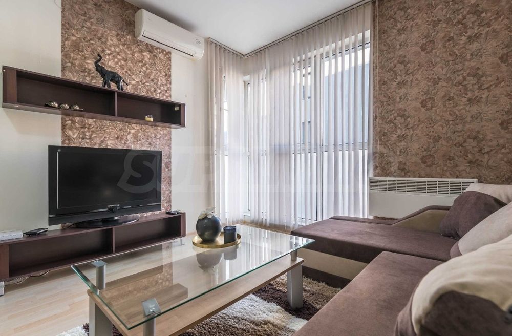 Дава се под наем Тристаен апартамент в Варна, ХЕИ - 80 кв.м за 490 € - Снимка #1
