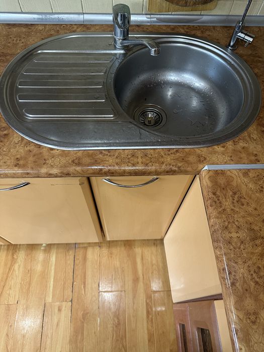 Кухня с барной стойкой