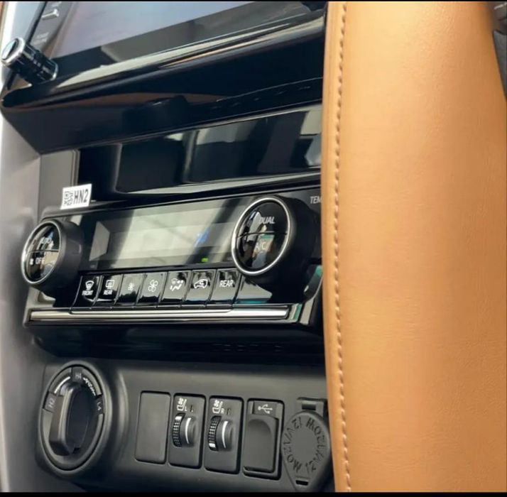 Подогрев сидений .