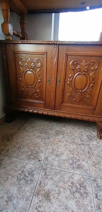 старинни мебели и столове