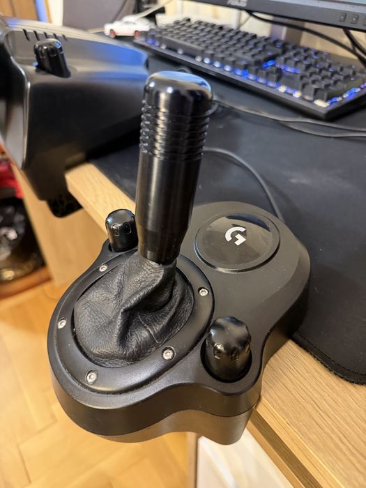 Logitech G920 волан и педали + Shifter Logitech