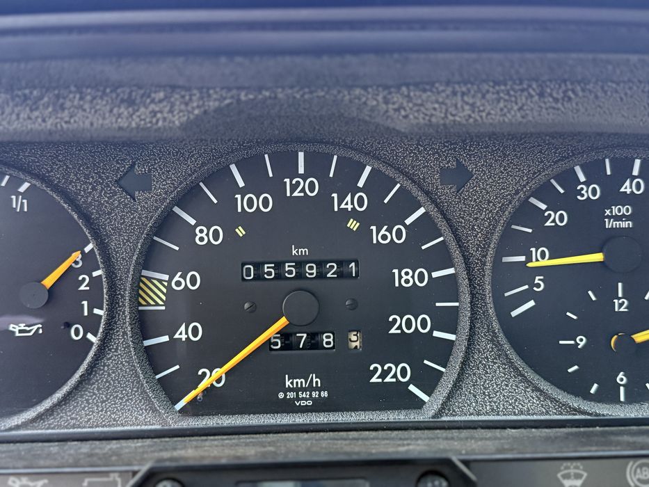 Mercedes 190E 2.0 W201 Japan (AC)