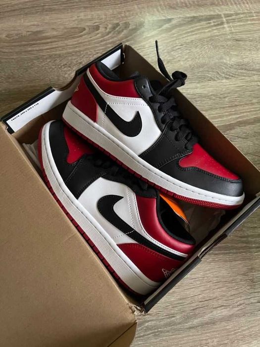Air Jordan 1 Low Bred Toe