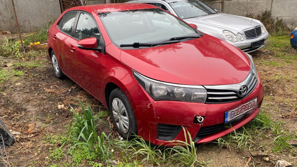 Vand Toyota Corolla  2015 / 1.3 Benzina (Motor Defect) / 4499€€€