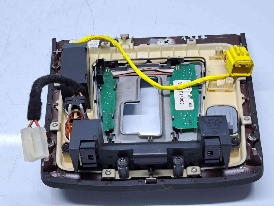 Consola centrala Volkswagen Phaeton (3D) [Fabr 2002-2016] 3D0864533