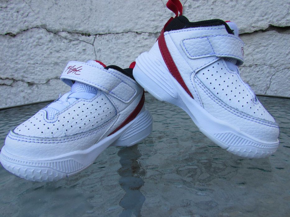 Детски маратонки Nike Jordan Max Aura 5