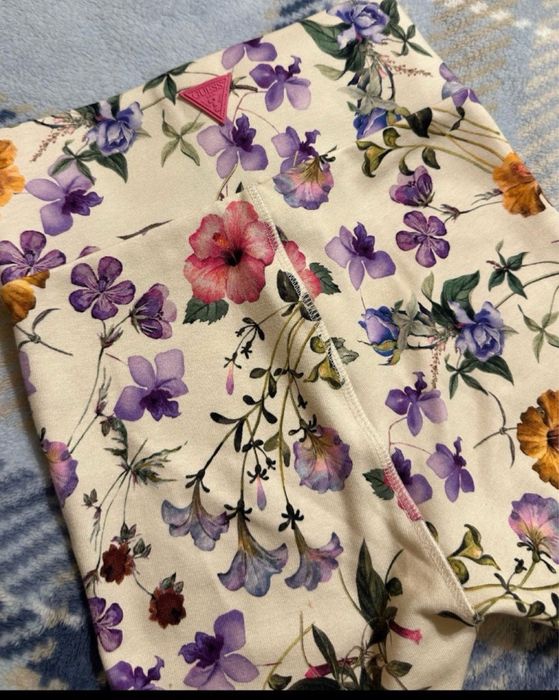 Нови Guess оригинален клин и панталон
