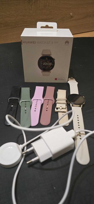 Часовник HUAWEI WATCH GT3 Gold Stainless Case White Leather Strap 42MM