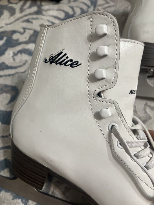 Коньки для фигурного катания