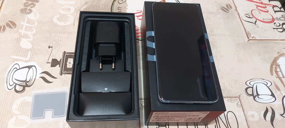 Топ цена-Като нов Телефон Samsung Galaxy S20 8GB/128GB+подарък  колонка блутут