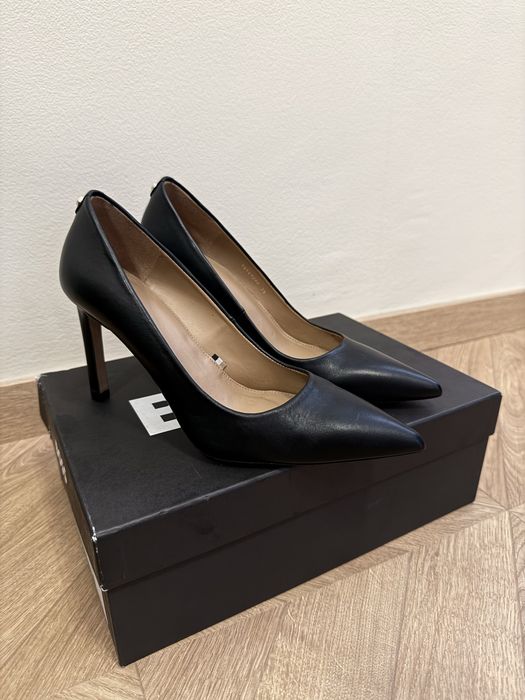 Кожени обувки с тънък ток BOSS Janet