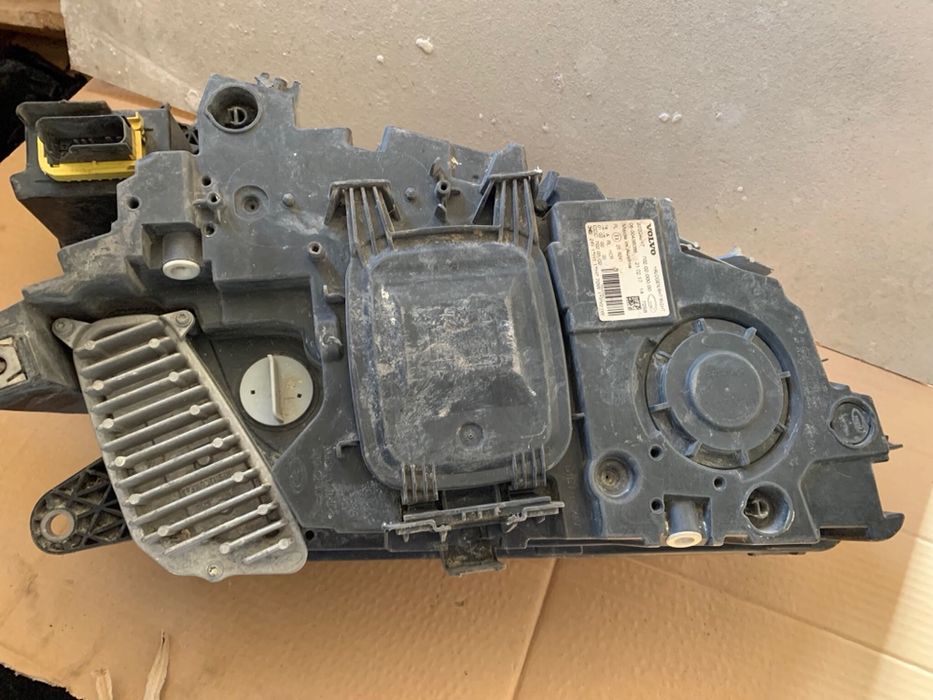 Фар за Volvo FH 4