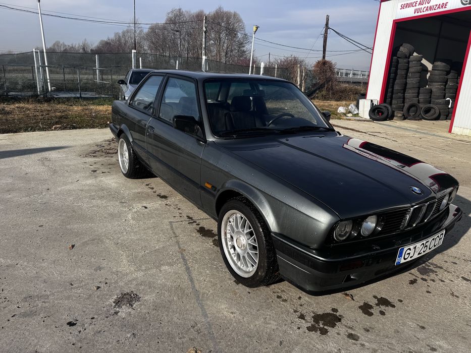 Bmw ursulet 1990 in doua usi