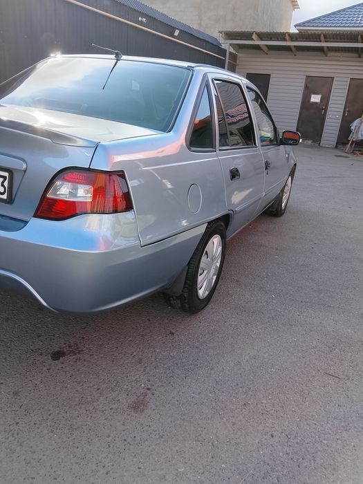 Daewoo нексия 2 автомобиль