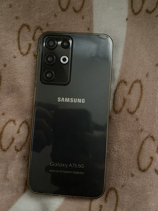 Продам телефон..