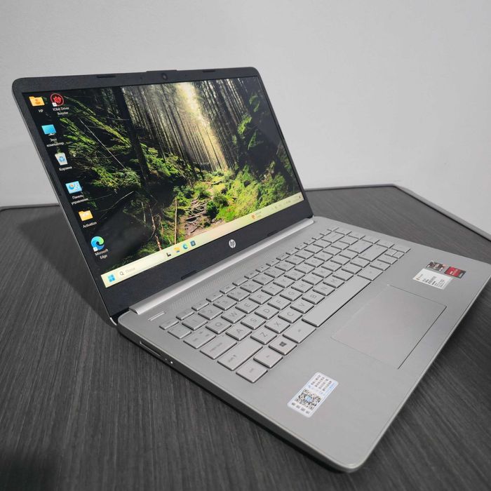 HP Laptop 14s AMD Ryzen 5 4500U