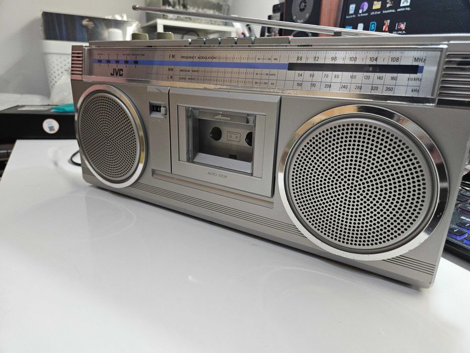 Radio casetofon JVC RC 363L recondiționat si calibrat, piese Japan, impecabil vintage audio hifi