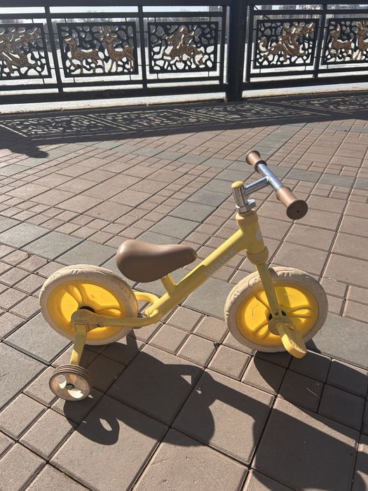 Велосипед-беговел