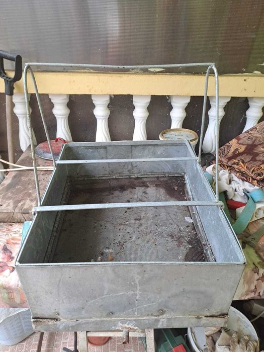 Am lichidat stupina, vand lazi si rame de albine