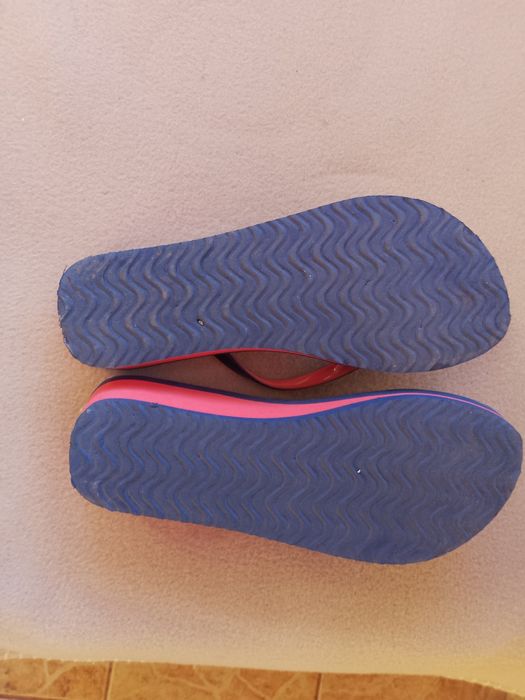 Дамски чехли и джапанки