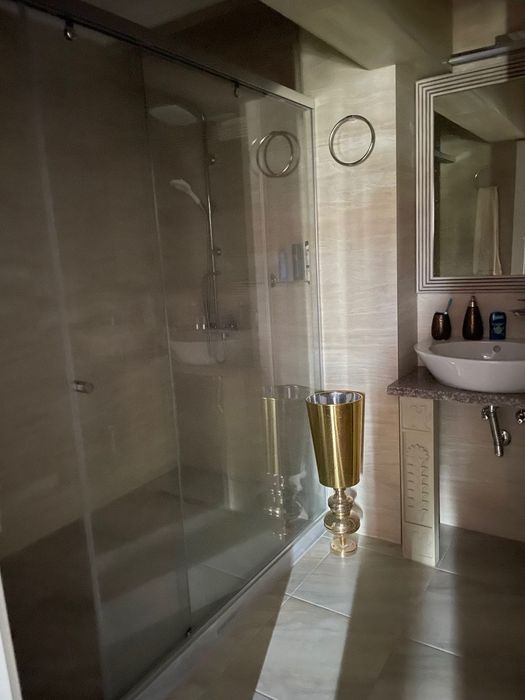 Дава се под наем Тристаен апартамент в к.к. Златни пясъци - 160 кв.м за 299241.99 € - Снимка #8