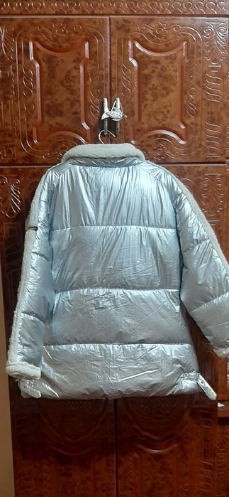 Аёллар курткаcи манзилни аник ёзишса БТС ехпресс  почта  чикарилади